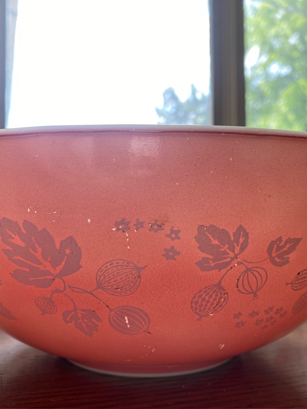 Vintage Pyrex mixing bowls are in the iconic Pink Gooseberry pattern. - Picture 13 of 14